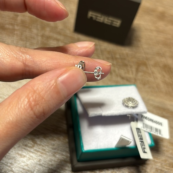 - .09 TCW Diamond & 925 sterling Silver stud earrings-EFFY ENY - Picture 7 of 17